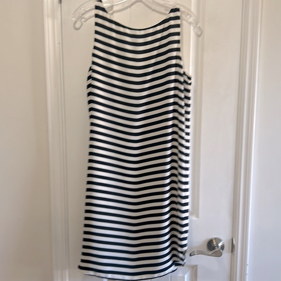 LOFT Navy blue and white striped sleeveless scoop neck dress in size medium - Picture 11 of 11